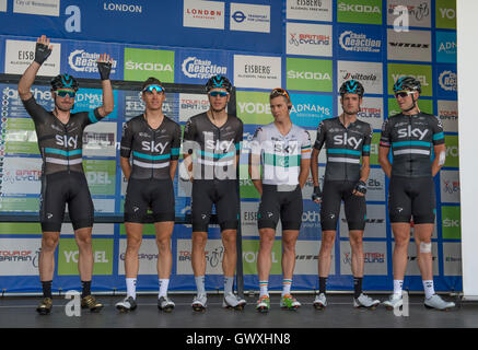 Tour della Gran Bretagna stadio 8 finale nel centro di Londra, 11 settembre 2016, Team Sky pre-gara lineup. Foto Stock