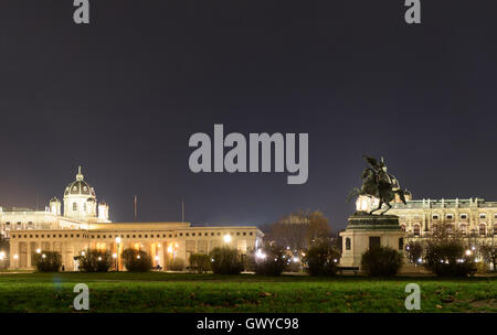 Statua di arciduca Karl Ludwig Giovanni sulla Heldenplatz di notte, Vienna, Austria Foto Stock