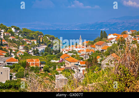 Splitska bay sull'isola di Brac vista, Dalmazia, Croazia Foto Stock