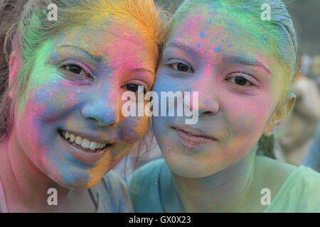 Festival di colori di Fragma Thermis, Salonicco, Grecia. Foto Stock