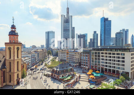 Skyline del moderno Frankfurt am Main, Germania Foto Stock