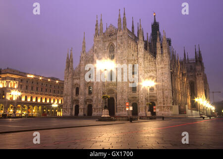 Un bel colpo del Duomo di Milano " il Duomo di Milano all'alba Foto Stock