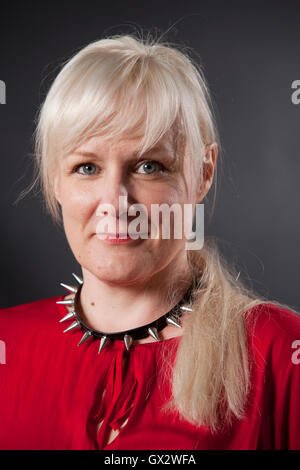 Kati Hiekkapelto, il finlandese della criminalità scrittore, all'Edinburgh International Book Festival. Edimburgo, Scozia. 23 Agosto 2016 Foto Stock