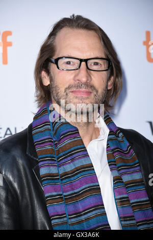 Toronto, Ontario, Canada. Xiv Sep, 2016. Attore ADRIAN HOUGH, assiste '(RI)l'assegnazione' premiere durante il 2016 Toronto International Film Festival al teatro Ryerson il 14 settembre 2016 a Toronto in Canada Credit: Igor Vidyashev/ZUMA filo/Alamy Live News Foto Stock