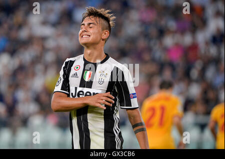 Torino, Italia. Xiv Sep, 2016. Paulo Dybala della Juventus reagisce durante la UEFA Champions League Soccer match contro Sevilla a Torino, Italia, Sett. 14, 2016. © Alberto Lingria/Xinhua/Alamy Live News Foto Stock