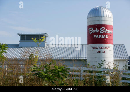 Un logo segno al di fuori della sede di Bob Evans Farms a New Albany, Ohio, 24 luglio 2016. Foto Stock