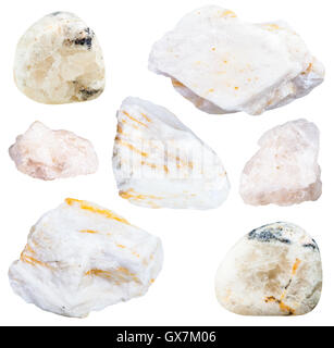 Collezione da campioni di minerale di barite isolati su sfondo bianco Foto Stock