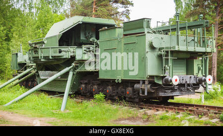 TM-1-180 Pistola ferroviaria. Storico sovietica monumento militare nella Krasnaya Gorka fort Foto Stock