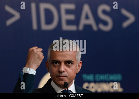 Il sindaco di Londra Sadiq Khan fa un discorso al Consiglio di Chicago per affari globali circa l'integrazione sociale. Il sindaco è a Chicago per incontrare il suo omologo Rahm Emanuel ed è parte di una cinque giorni di visita per gli Stati Uniti. Stampa foto di associazione. Picture Data: giovedì 15 settembre, 2016. Vedere PA storia politica . Foto di credito dovrebbe leggere: Stefan Rousseau/PA filo . Stampa foto di associazione. Picture Data: venerdì 16 settembre, 2016. Vedere PA storia politica . Foto di credito dovrebbe leggere: Stefan Rousseau/PA FILO Foto Stock
