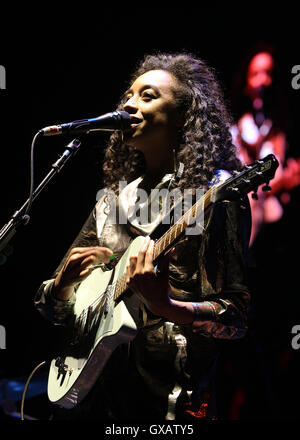 Corinne Bailey Rae supporta Lionel Richie on tour a Londra la O2 Arena offre: Corinne Bailey Rae dove: Londra, Regno Unito quando: 02 Lug 2016 Foto Stock