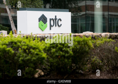 Un logo segno al di fuori della sede del PTC, Inc. di Needham, Massachusetts, il 13 agosto 2016. Foto Stock