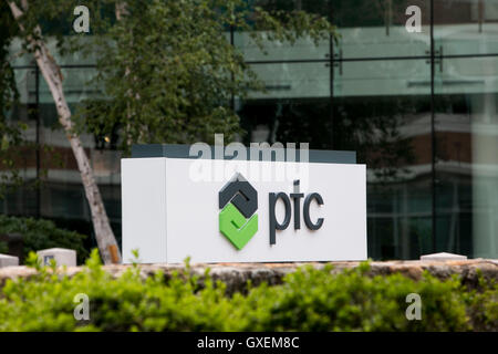 Un logo segno al di fuori della sede del PTC, Inc. di Needham, Massachusetts, il 13 agosto 2016. Foto Stock