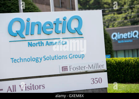 Un logo segno al di fuori della sede di QinetiQ North America a Waltham, Massachusetts, il 13 agosto 2016. Foto Stock