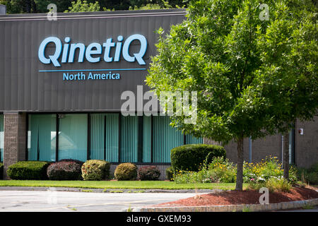 Un logo segno al di fuori della sede di QinetiQ North America a Waltham, Massachusetts, il 13 agosto 2016. Foto Stock