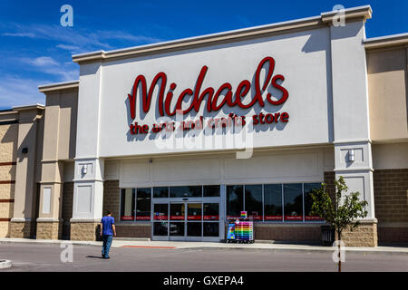 Muncie - Circa Agosto 2016: esterne di Michael con il negozio di artigianato. Michael è un arti e mestieri catena di vendita al dettaglio II Foto Stock