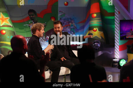 Josh Widdicombe e Alex Brooker in studio durante una prova generale per la televisione mostra l'ultima tappa presso il Broadcast internazionale centro durante i Giochi Paralimpici 2016 a Rio. Foto Stock