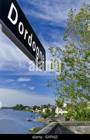 Segno per la Dordogna a Castillon-la-Bataille un comune nella Gironda dipartimento in Aquitaine nella parte sud-ovest della Francia. Foto Stock