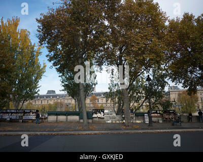 Parigi, la Città della Luce, è la capitale di Francia e uno dei più famosi e iconici città in tutto il mondo Foto Stock