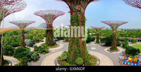 Alberi Supergrove presso i giardini dalla baia di Singapore Foto Stock