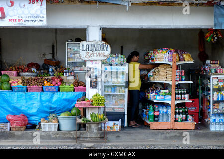 Fai shopping a Candi Dasa, Bali, Indonesia Foto Stock