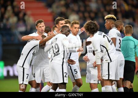 Caen, Francia. Xvi Sep, 2016. French League calcio 1. Caen versus Paris St Germain. Jean Kevin Augustin (PSG) celebra con Marquinhos (PSG) Credito: Azione Sport Plus/Alamy Live News Foto Stock