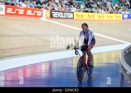 Manchester, Regno Unito. Il 17 settembre 2016. Dani Kahn compete nel round 1 del 2016 Rivoluzione serie pista conquistando il giro veloce di credito evento: Michael Buddle/Alamy Live News Foto Stock