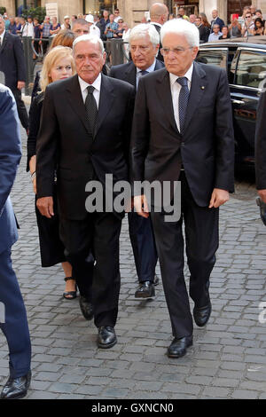 Roma, Italia. Xvii Sep, 2016. Pietro Grasso, Sergio Mattarella Roma 17 Settembre 2016. Senato. Camera di sepoltura per l'ex Presidente della Repubblica Italiana Carlo Azeglio Ciampi, che morì all'età di 95. Photo Samantha Zucchi Insidefoto Credito: insidefoto srl/Alamy Live News Foto Stock