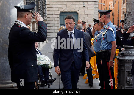 Roma, Italia. Xvii Sep, 2016. Matteo Renzi Roma 17 Settembre 2016. Senato. Camera di sepoltura per l'ex Presidente della Repubblica Italiana Carlo Azeglio Ciampi, che morì all'età di 95. Photo Samantha Zucchi Insidefoto Credito: insidefoto srl/Alamy Live News Foto Stock