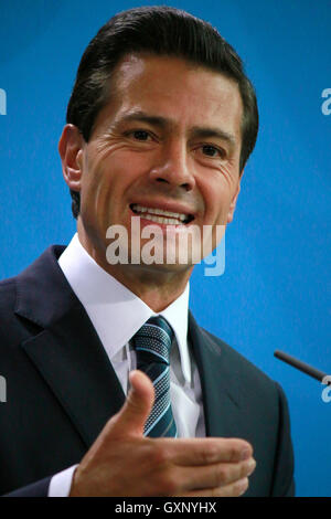 Enrique Peña Nieto - Treffen der dt. Bundeskanzlerin mit dem mexikanischen Praeisdenten, Bundeskanzleramt, 12. Aprile 2016, Berli Foto Stock