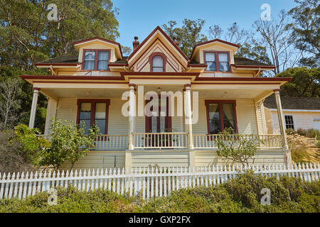 Un edificio restaurato del US Army House a Camp Reynolds su Angel Island, California. Foto Stock