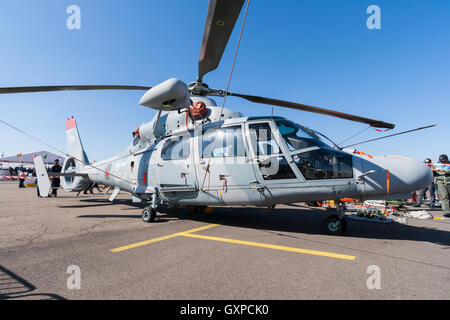 Royal Navy marocchino Eurocopter AS 365 n2 dauphin Foto Stock