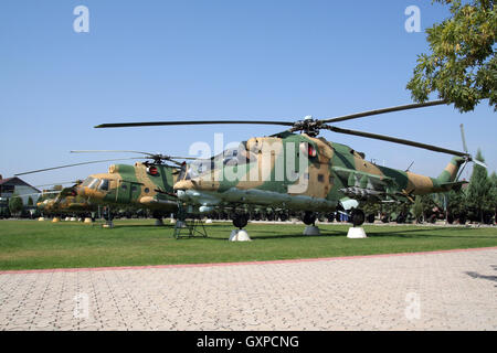 Ungherese elicotteri dell esercito sul display nella tecnologia militare Park, Kecel, Ungheria Foto Stock