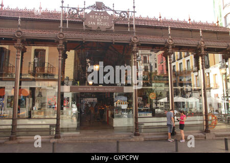 Il Mercado de San Miguel mercato Madrid Spagna Foto Stock