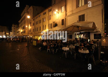 Le barre di Campo de' Fiori Roma di notte, Roma, Italia, viaggi photoarkive Foto Stock