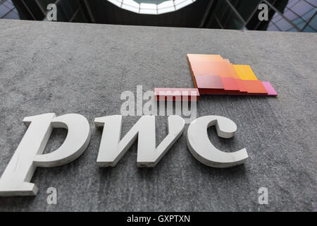 PWC più Londra, 7 More London Riverside, London SE1 2RT Foto Stock