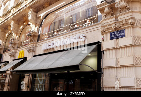 McDonald's ristorante fast food in Bordeaux Rue St Catherine Foto Stock