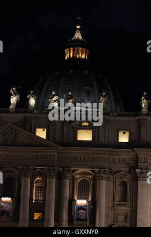 Un dettaglio del Vaticano di notte, il Vaticano, Roma, Roma, nightshot, San Pietro, San Pietro, Italia Foto Stock