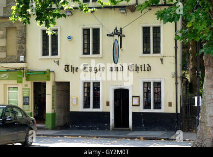 Intorno alla città universitaria di Oxford Inghilterra Eagle e bambino Pub Foto Stock