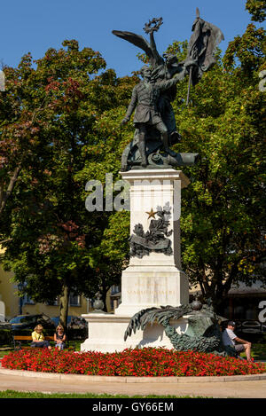 Monumento a szabad hazaert (libera patria).Un monumento scultura statua. Foto Stock