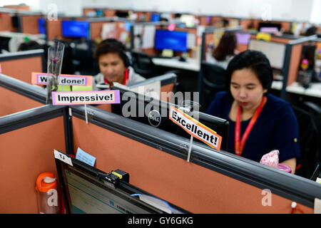 Filippine, Manila, KPO Processo di conoscenza Outsorcing, callcenter von Global Learning lavora per australian clienti / PHILIPPINEN, Manila, KPO Processo di conoscenza Outsorcing, callcenter von Global Learning arbeitet fuer australische Kunden Foto Stock