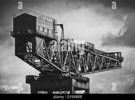 Costruzione navale gru sul fiume Clyde a Glasgow Foto Stock