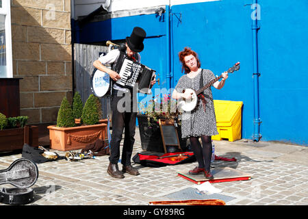 Otley Folk Festival musicisti di strada. Foto Stock