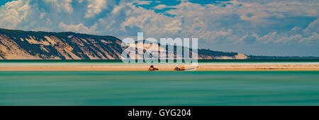 Double Island Point e le sabbie colorate di Rainbow Beach sulla Sunshine Coast nel Queensland, Australia Foto Stock