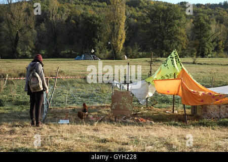 Testet's ZAD - Diga di Sivens - 05/11/2014 - Francia / ? Midi-Pyrenee ? / Lisle-Sur-Tarn - Novembre 5th, 2014 - Testet's ZAD - un poulaillier sono state risolte mediante zadistes sulla zona fattoria. - Nicolas Remene / Le Pictorium Foto Stock