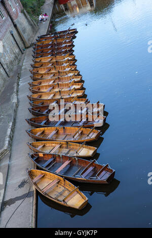Noleggio barche sul fiume usura Durham Foto Stock