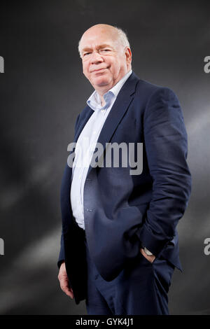 Sir Lawrence Freedman, professore emerito di studi di guerra e autore, a Edinburgh International Book Festival. Edimburgo, Scozia. 24 Agosto 2016 Foto Stock