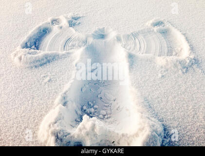 Angelo di Neve , in Germania, in Renania settentrionale-Vestfalia, Sauerland, Winterberg Foto Stock