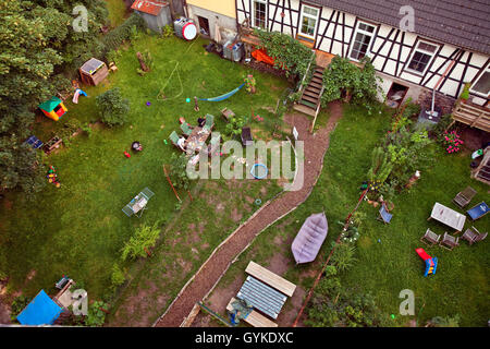 Vista in un giardino a Hattingen, in Germania, in Renania settentrionale-Vestfalia, la zona della Ruhr, Hattingen Foto Stock