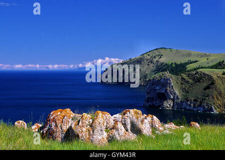 Pribaikalski National Park, Olkhon Island, il lago Baikal. Olkhon Isole è la più grande isola del lago. Il lago Baikal è il vecchio Foto Stock