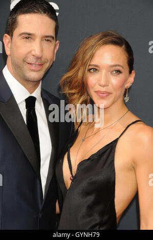 Los Angeles, California, USA. Xviii Sep, 2016. 18 settembre 2016 - Los Angeles California USA - attore David Schwimmer, ZOE BUCKMAN nella 68 Prime Time Emmy Awards - Gli arrivi presso il Microsoft Theatre di Los Angeles Credito: Paolo Fenton/ZUMA filo/Alamy Live News Foto Stock